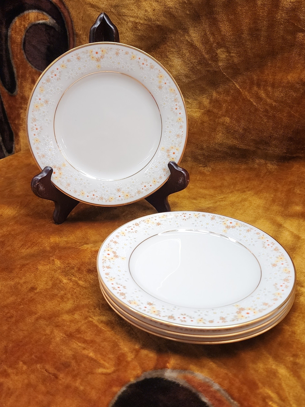 Noritake Gold Rim Painted  Floral Edge 6" Butter Plates Ivory China -Set Of 4